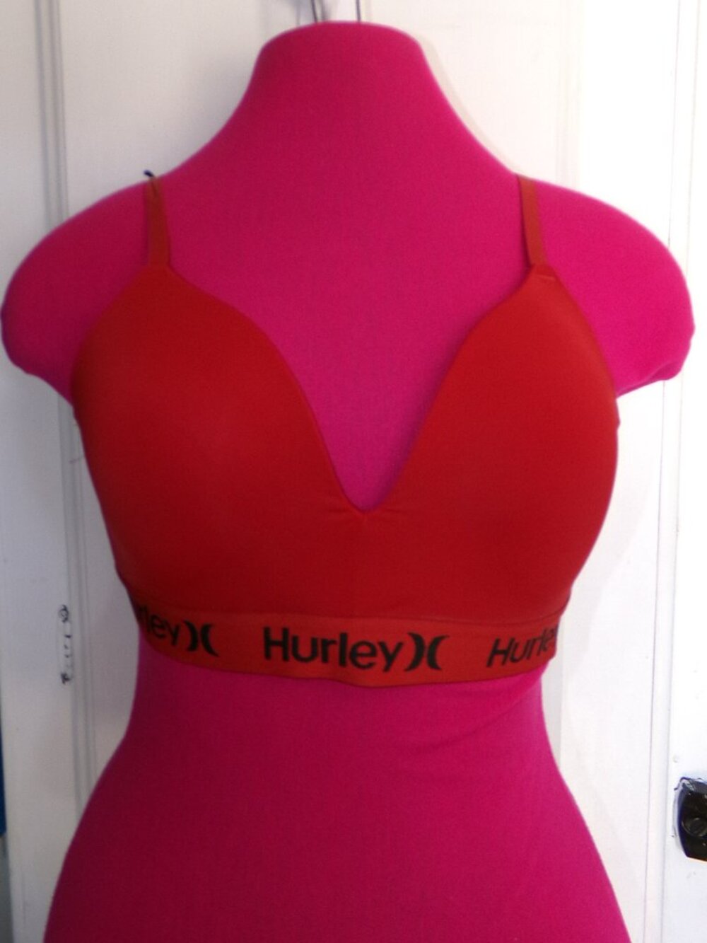 Hurley Wireless Bra Sz 36C - Red